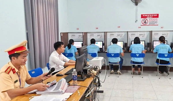 Kỳ thi sát hạch lái xe cơ giới đường bộ áp dụng bộ đề mới từ 1/6