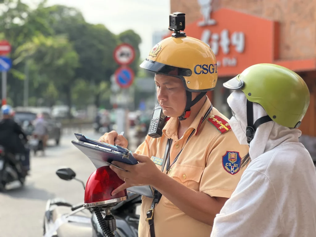 Cảnh sát giao thông không phải ra đường làm nhiệm vụ xử lý vi phạm nhờ camera AI